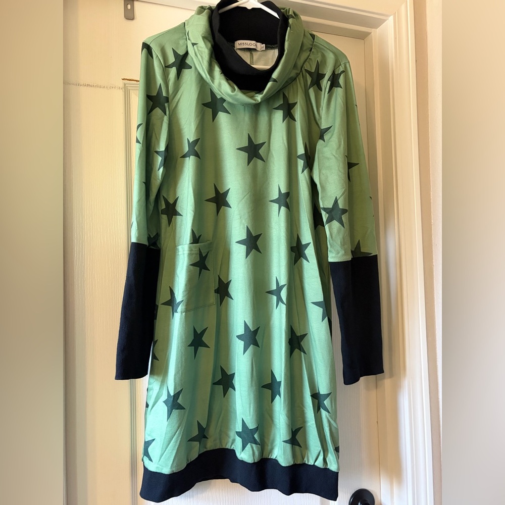 MISSLOOK - long-sleeve cowl neck dress featuring a star print and ribbed cuffs